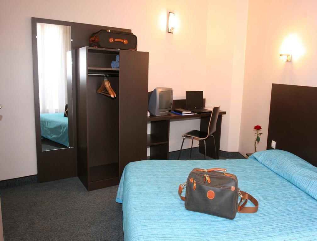 Hotel Amarys Simart Paris Zimmer foto