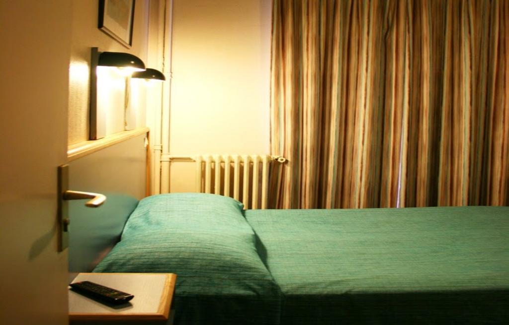 Hotel Amarys Simart Paris Zimmer foto